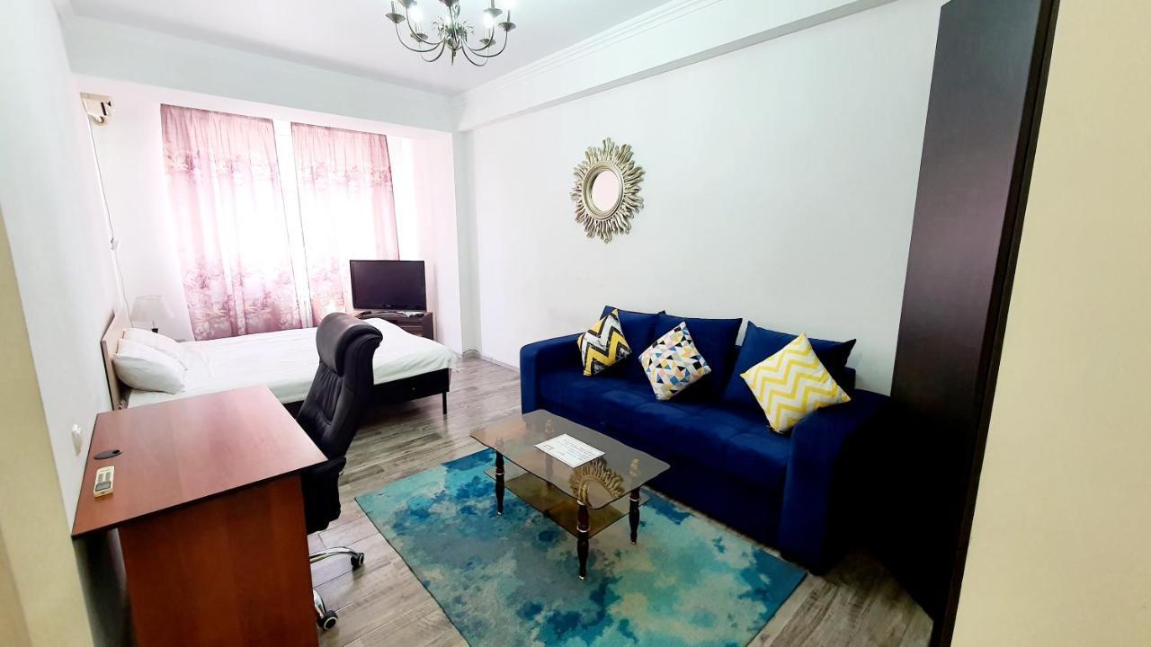 Flatrent Apartment Bishkek Bagian luar foto