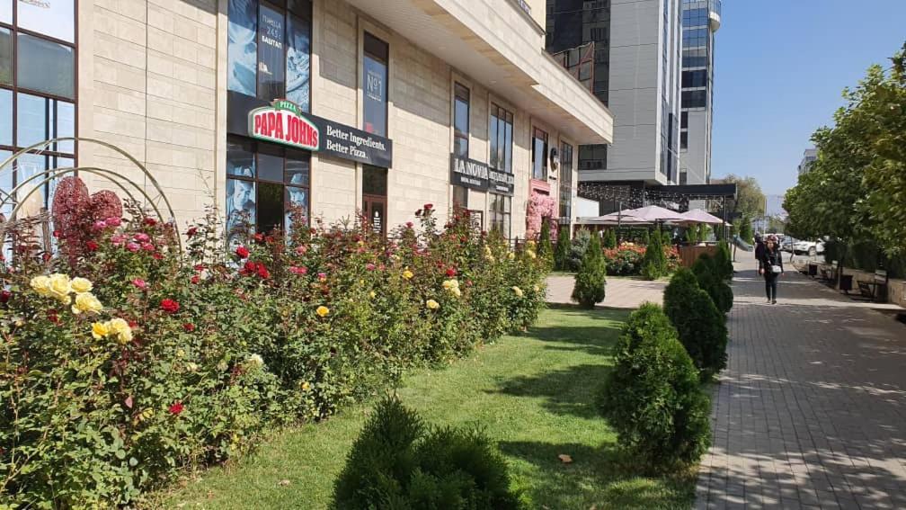 Flatrent Apartment Bishkek Bagian luar foto