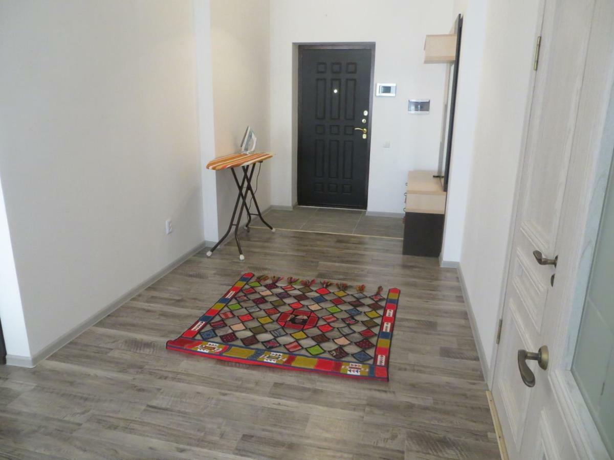 Flatrent Apartment Bishkek Bagian luar foto