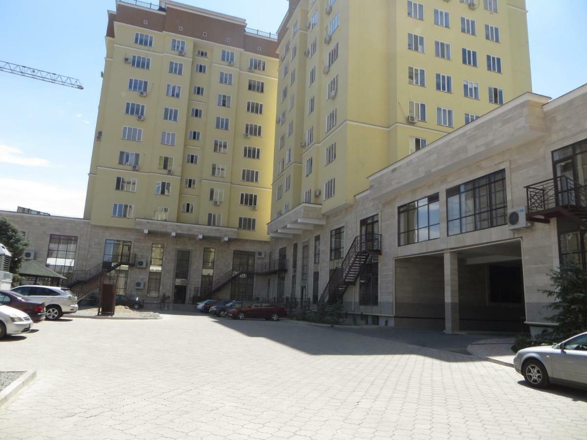 Flatrent Apartment Bishkek Bagian luar foto